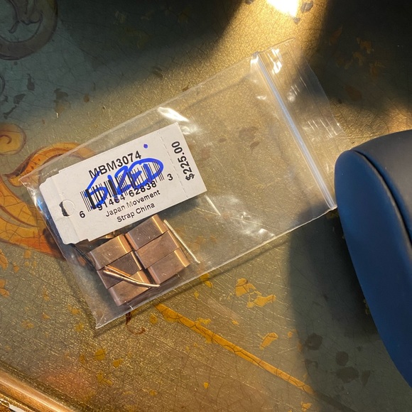 MARC by Marc Jacobs Watch - Picture 6 of 6